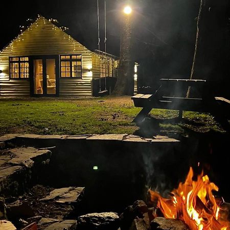 Cuckoo Cabin, Tyn Y Cwm Eglwys-Fach Εξωτερικό φωτογραφία