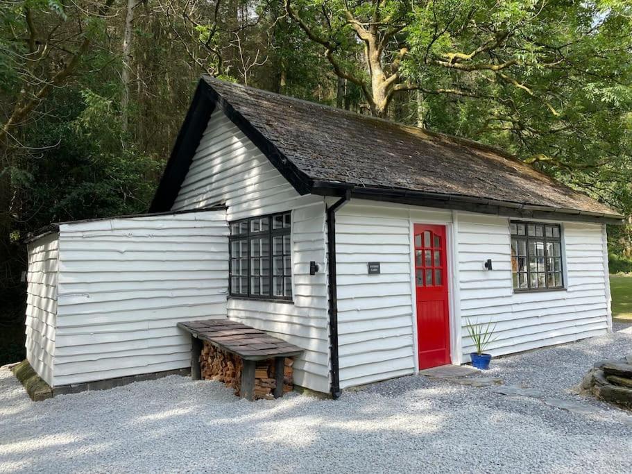 Cuckoo Cabin, Tyn Y Cwm Eglwys-Fach Εξωτερικό φωτογραφία